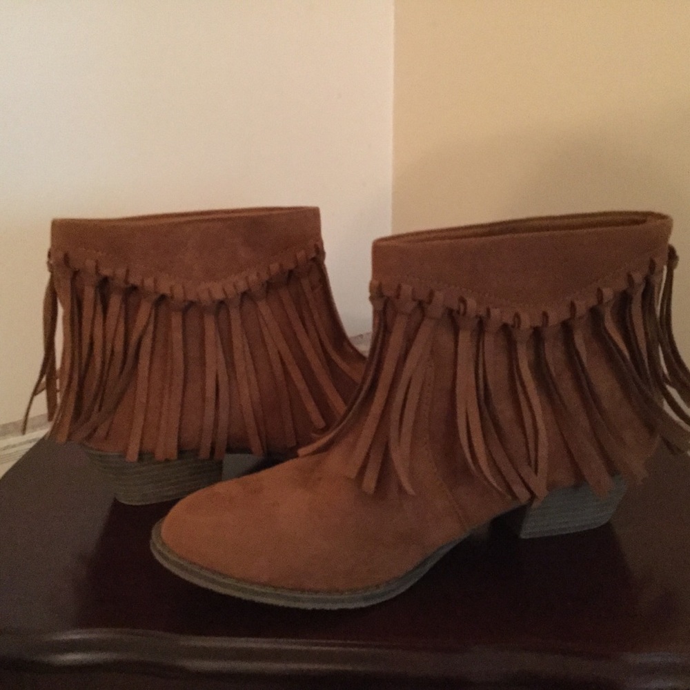 American Eagle Outfitters Faux Suede Booties